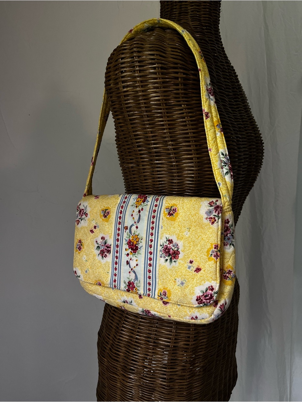Floral Shoulder Bag.